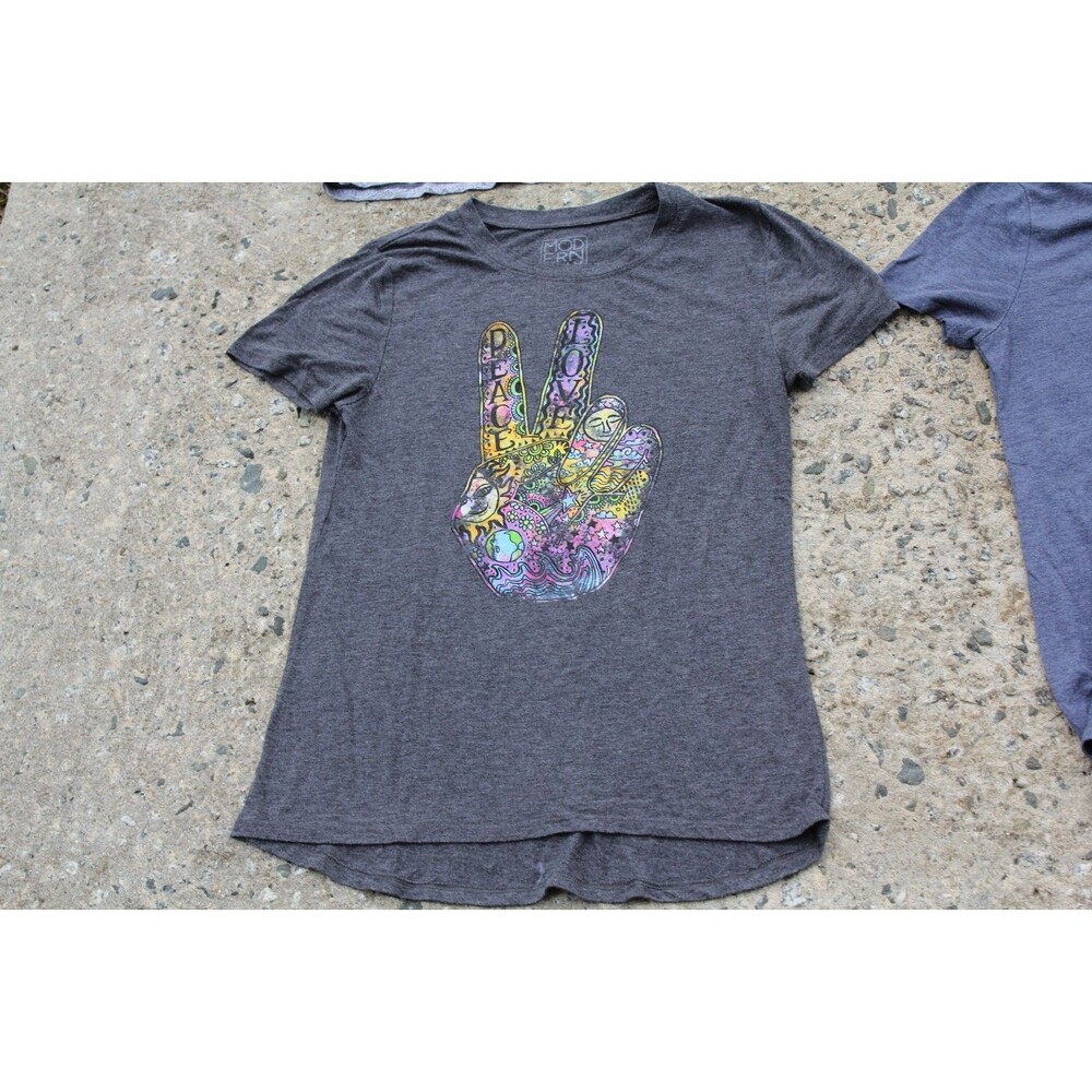 Lot Of 4 M/L Womens Hippie Peace Love Elephant Mother Earth Shirts Modern Lux - Picture 2 of 16